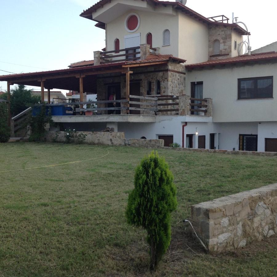 Peaceful Apartments In Elani Exterior photo