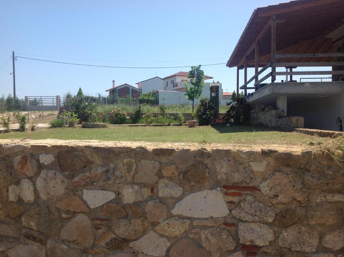 Peaceful Apartments In Elani Exterior photo